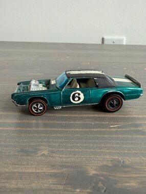 Vintage metal Hot Wheels
1969 Thunderbird TnT